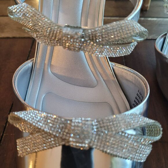 BCBGeneration Bardia Metallic Silver Rhineshone Bows Dress Mules size 9.5 - Picture 7 of 7